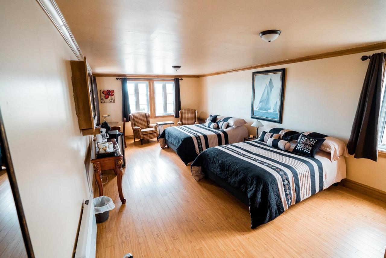 Auberge Du Vieux Faubourg Sainte Anne des Monts Экстерьер фото