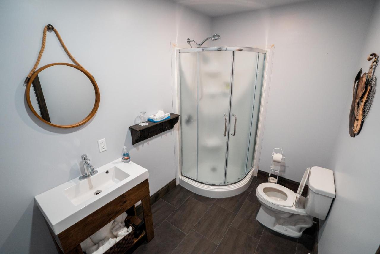 Auberge Du Vieux Faubourg Sainte Anne des Monts Экстерьер фото